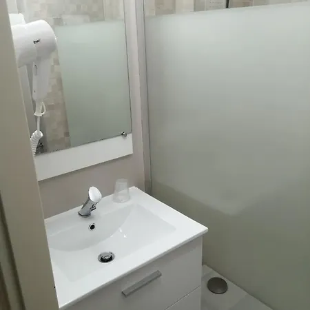 Szálloda Contact Arc-en-ciel - Reouverture - Renove 3*