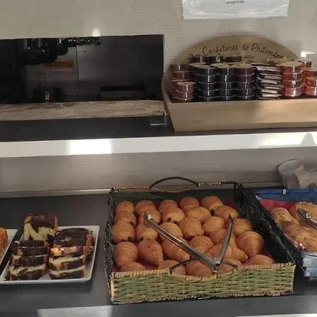 Contact Arc-en-ciel - Reouverture - Renove Szálloda