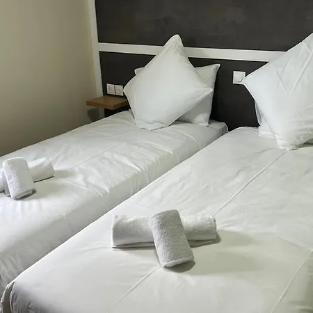 Hotel Contact Arc-en-ciel - Reouverture - Renove