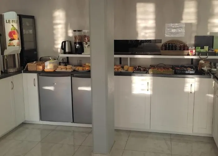 Contact Hotel Arc-En-Ciel - Renove 3*