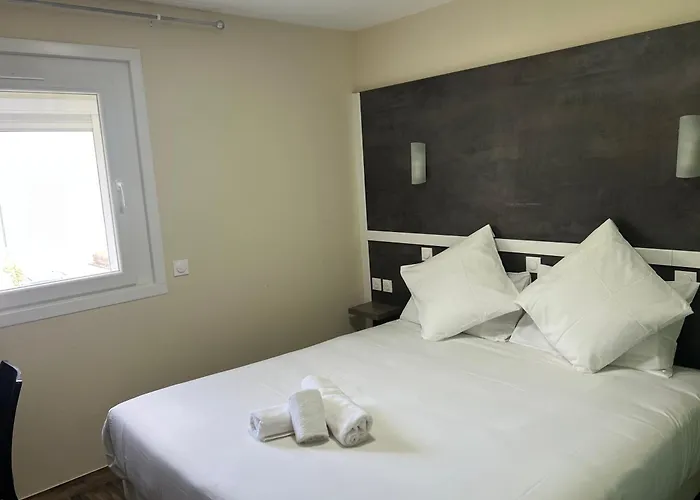 Contact Hotel Arc-En-Ciel - Renove 3*